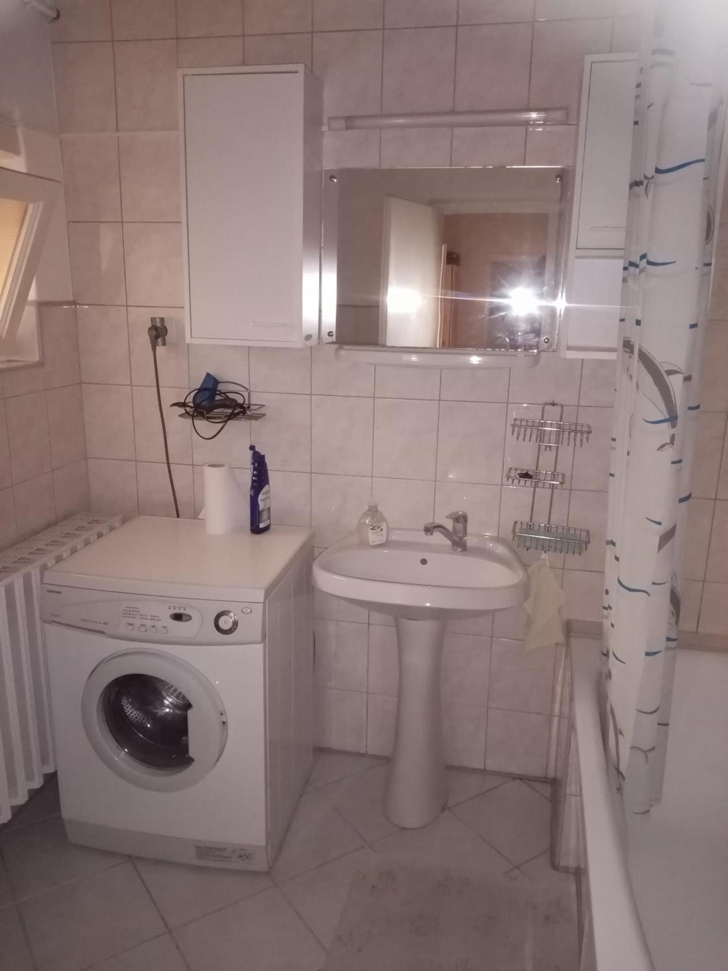 Csaladi Vendeghaz Apartment เอ็กเกอร์ ภายนอก รูปภาพ