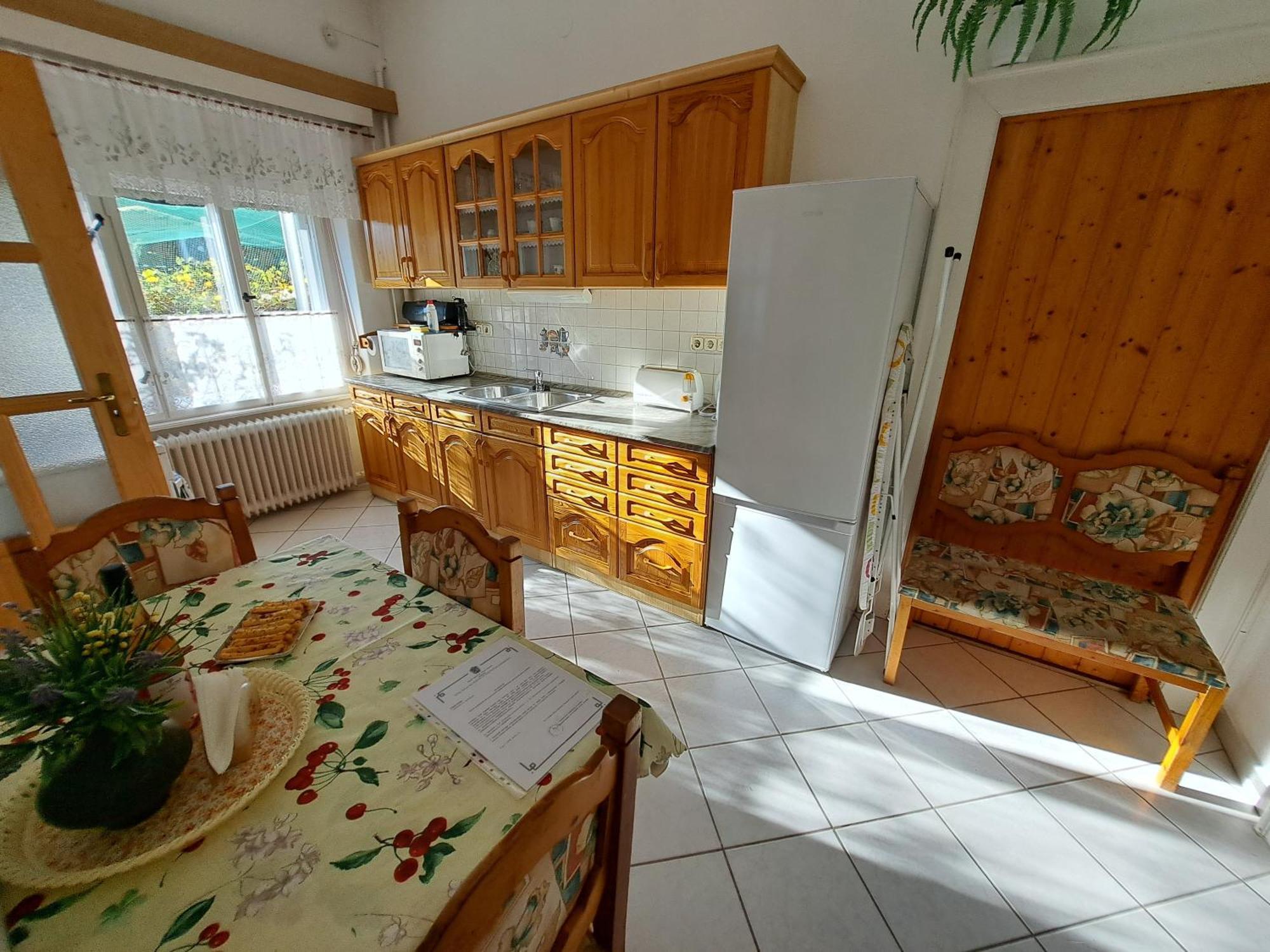 Csaladi Vendeghaz Apartment เอ็กเกอร์ ภายนอก รูปภาพ
