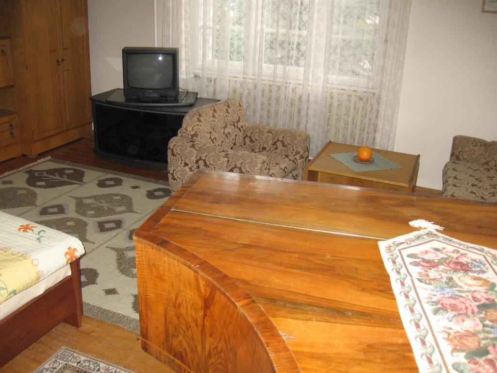 Csaladi Vendeghaz Apartment เอ็กเกอร์ ห้อง รูปภาพ