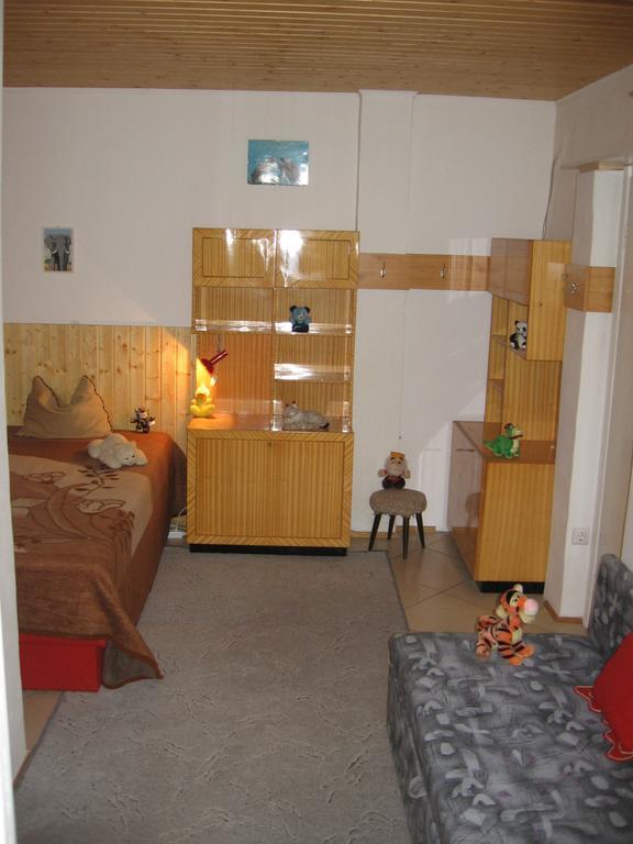 Csaladi Vendeghaz Apartment เอ็กเกอร์ ห้อง รูปภาพ